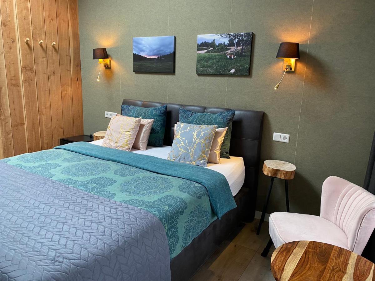 'T Heidepaleis Bed & Breakfast Garderen Eksteriør bilde
