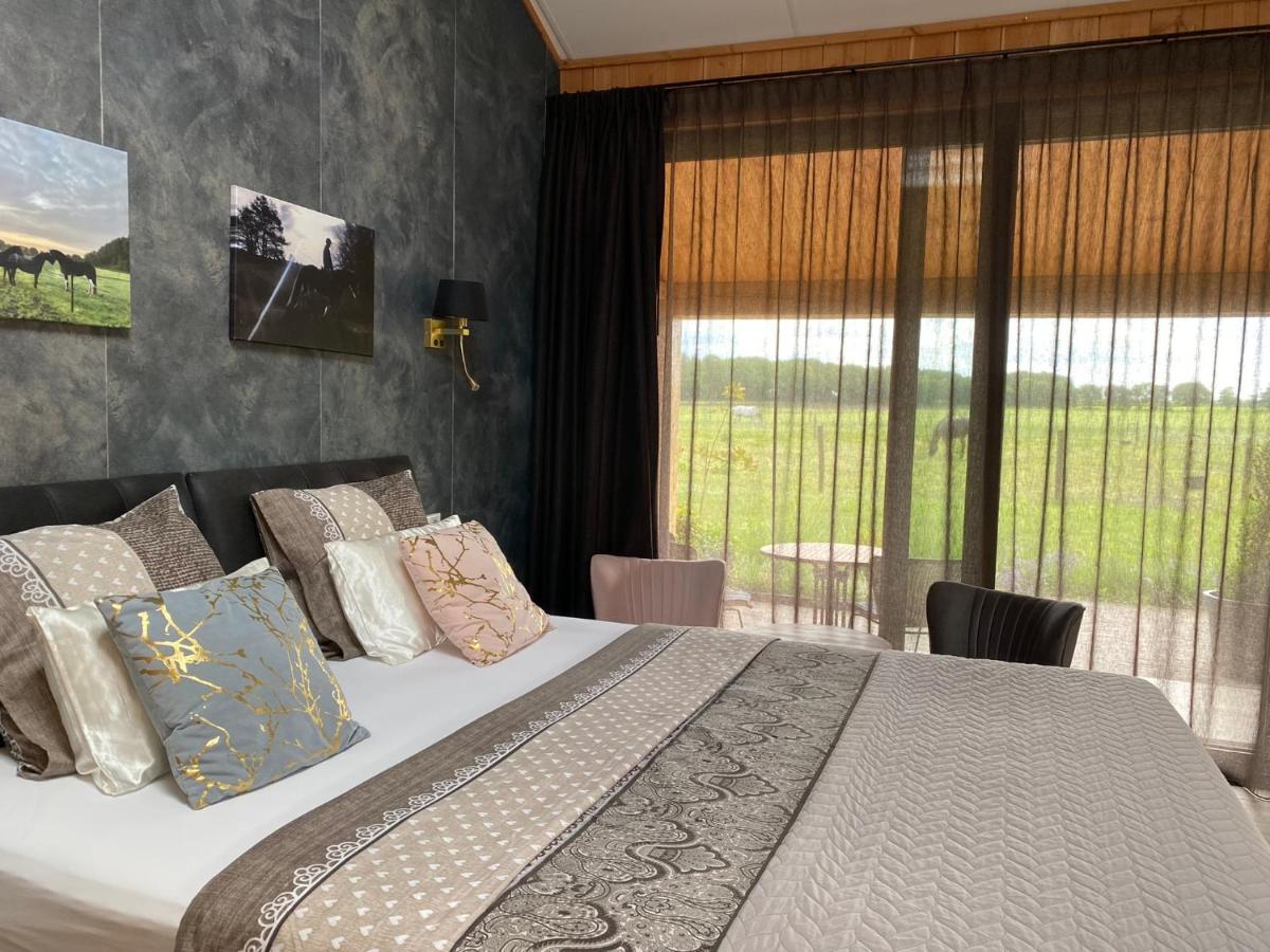 'T Heidepaleis Bed & Breakfast Garderen Eksteriør bilde